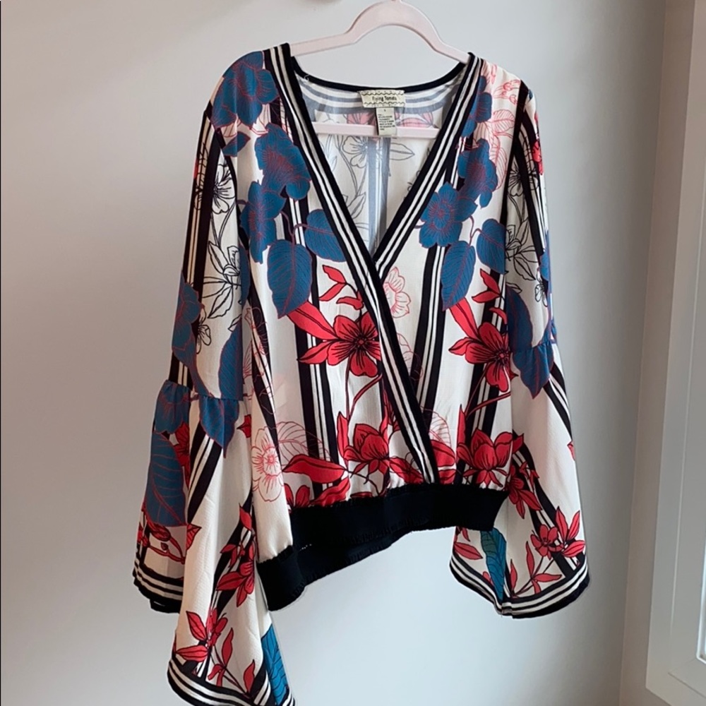 Cute Top Flying Tomato Size Large